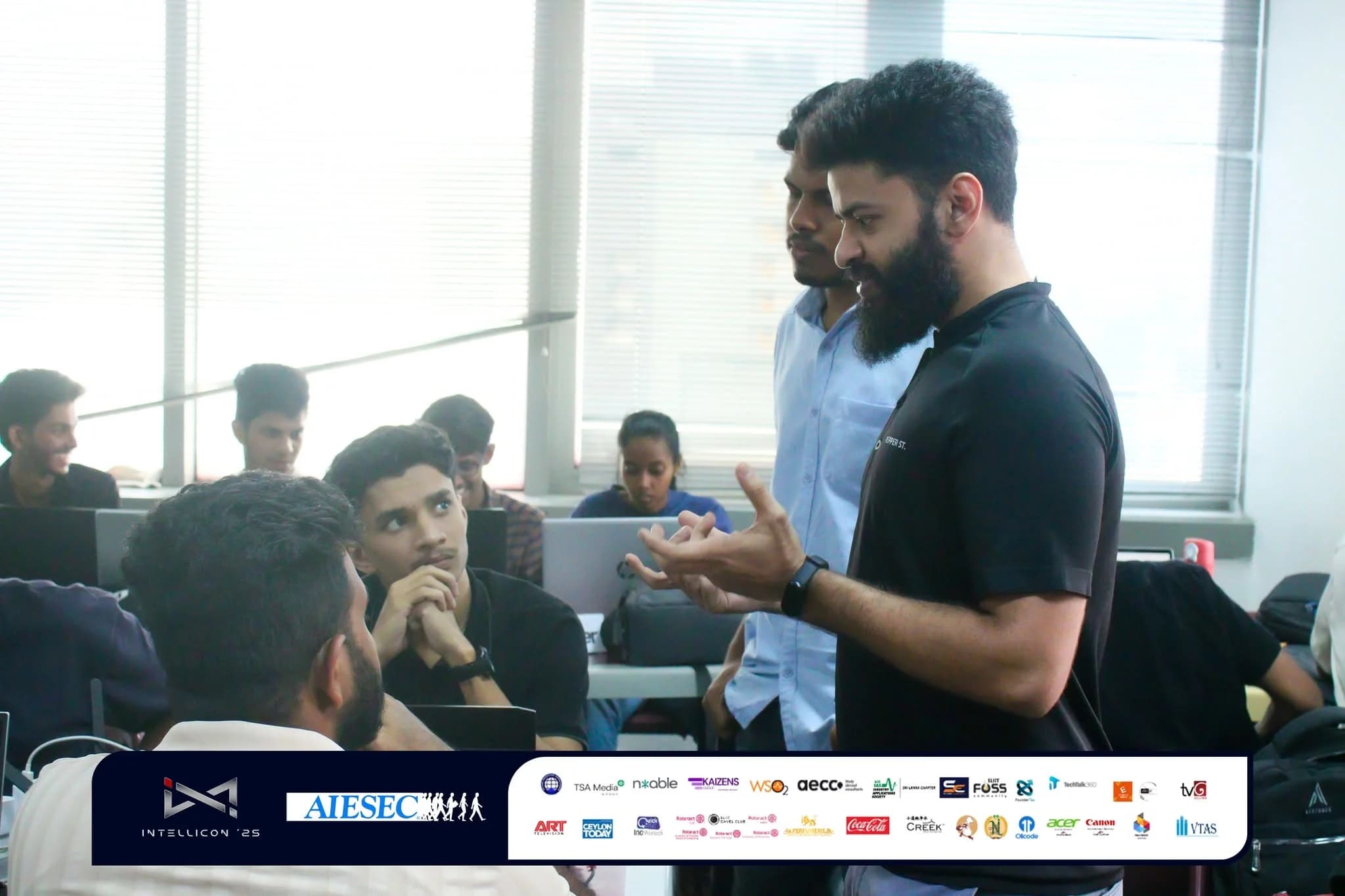 IntelliCon moment 5