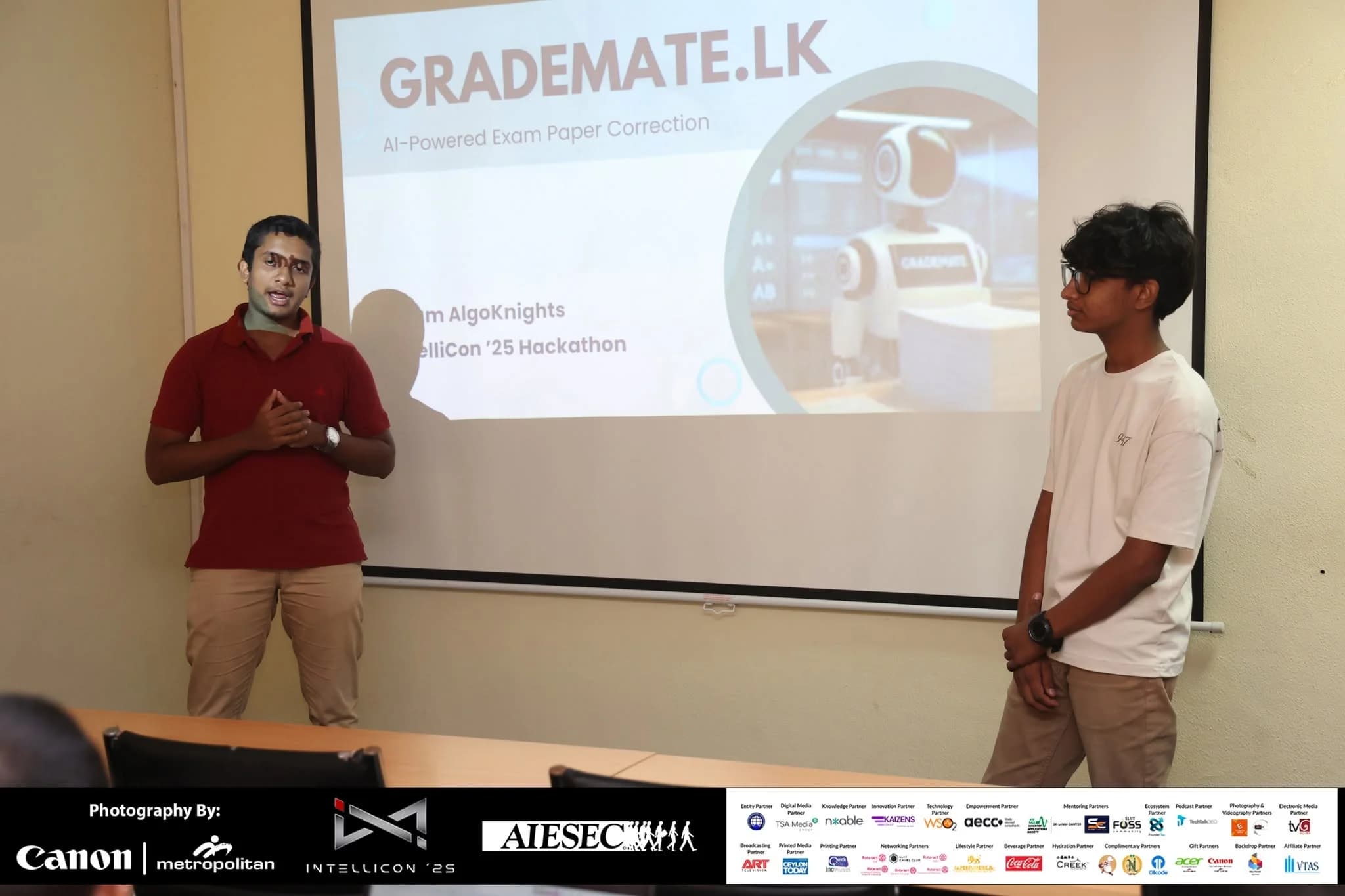 IntelliCon moment 20